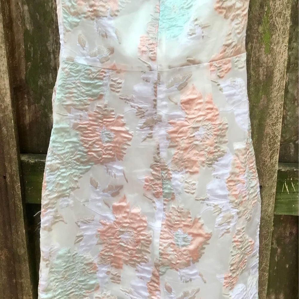 LuLu' s "Keep The Drama" white fitted strapless dress size x-small - Picture 3 of 7